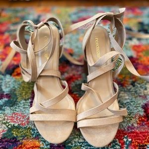 Tan heel shoes